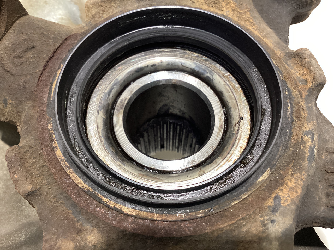 1990-1993 Mazda Miata 1.6l Driver Side Rear Spindle Hub Assembly
