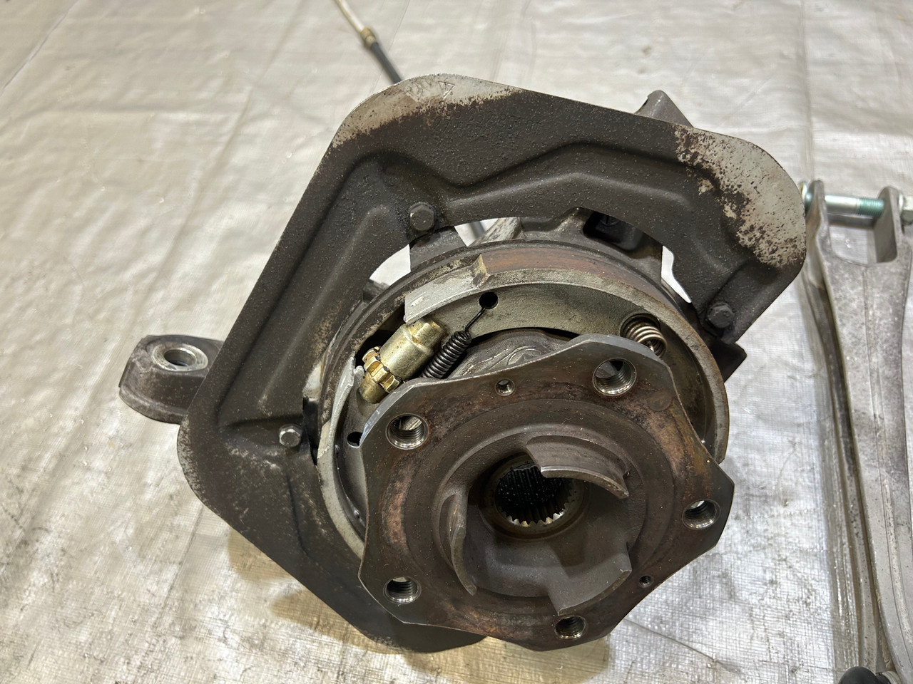 1999-2004 Porsche 996 911 Passenger Rear Spindle Hub w/ Control