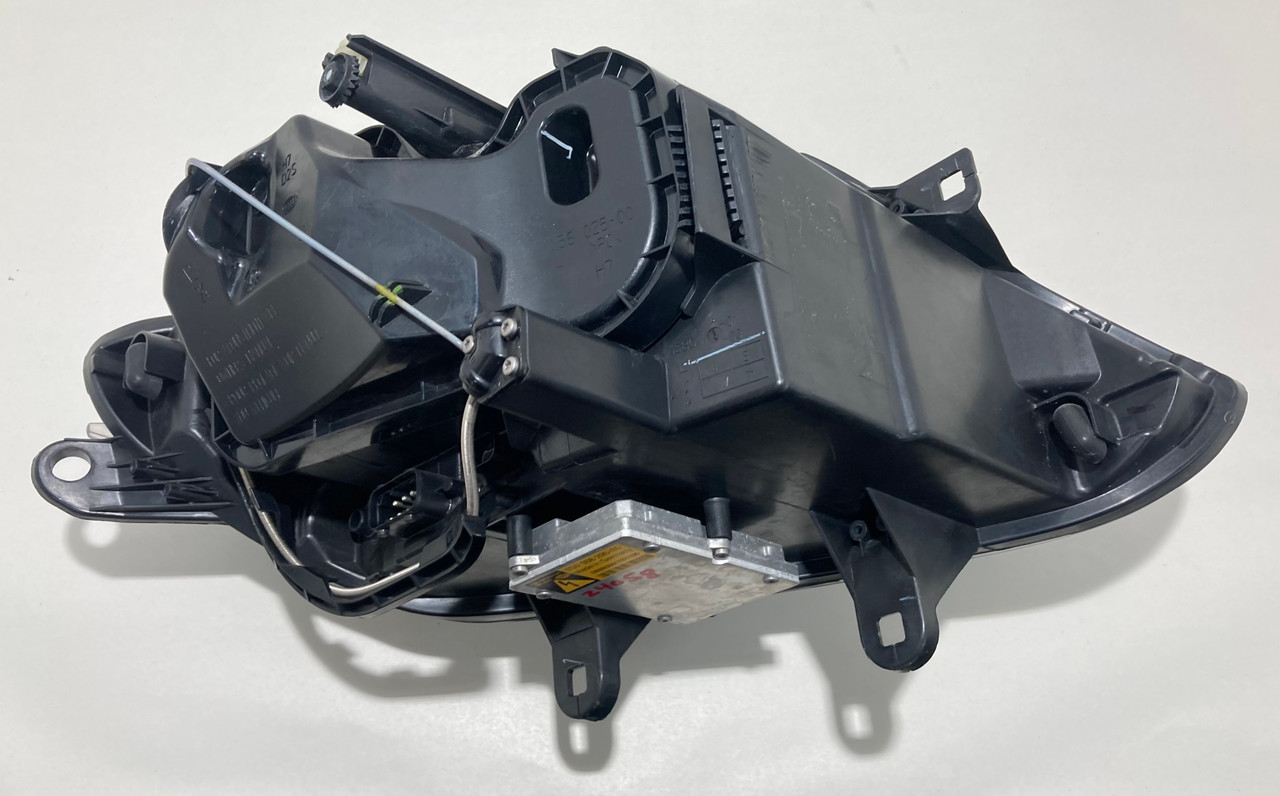 yui.w  2006-2008 E85 E86 BMW Z4 Driver Headlight / Bi-Xenon / Black