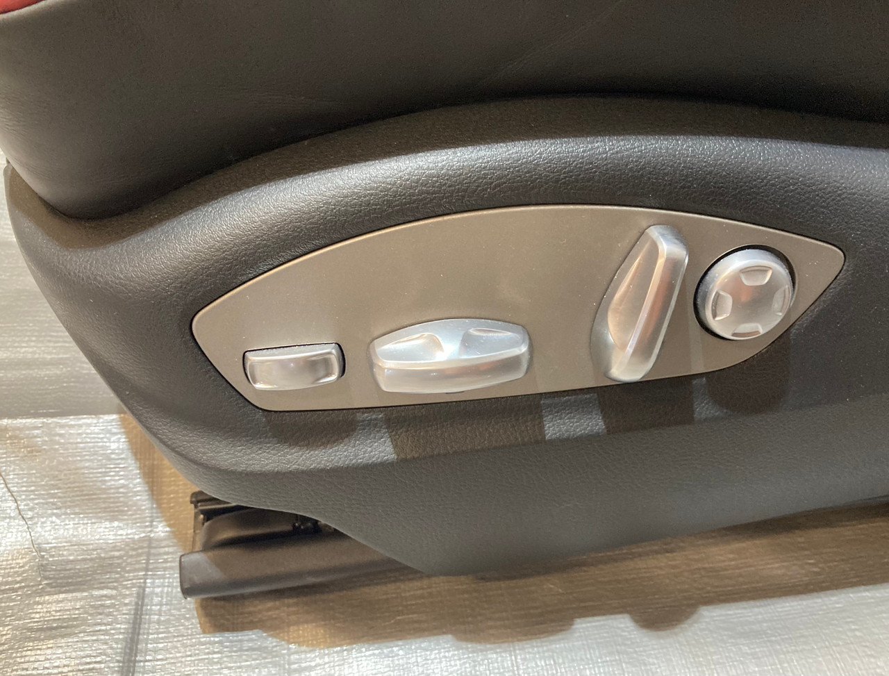 2015-2018 Porsche Macan S Driver Side 14 Way Power Front Seat