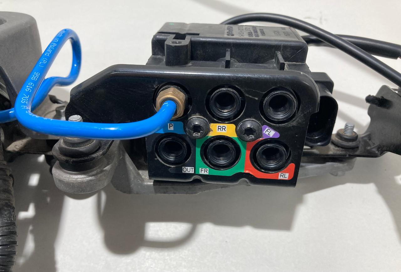 2015-2018 Porsche Macan Air Ride Suspension Air Compressor Pump