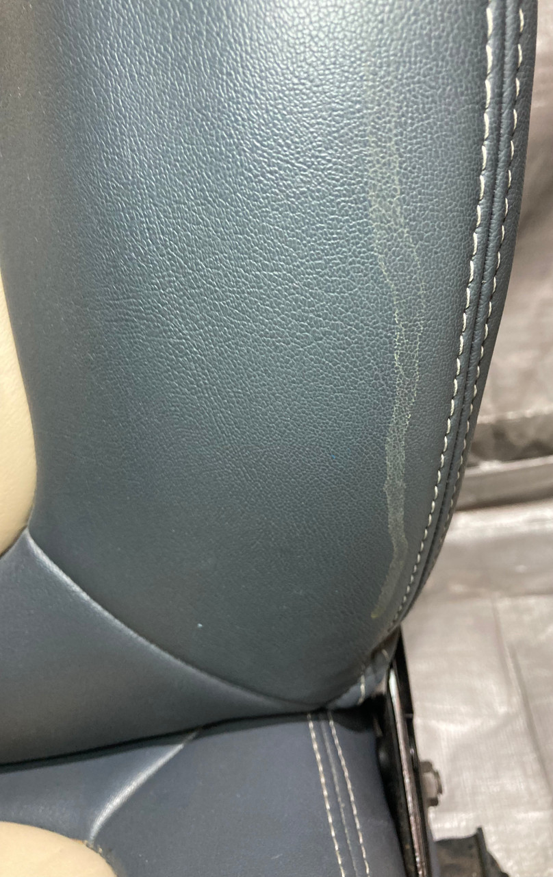 Saint Amand 平皿 LES AUTOMOBILES No.9 2006-2009 Pontiac Solstice OEM Leather Seats / Pair / Steel Sand