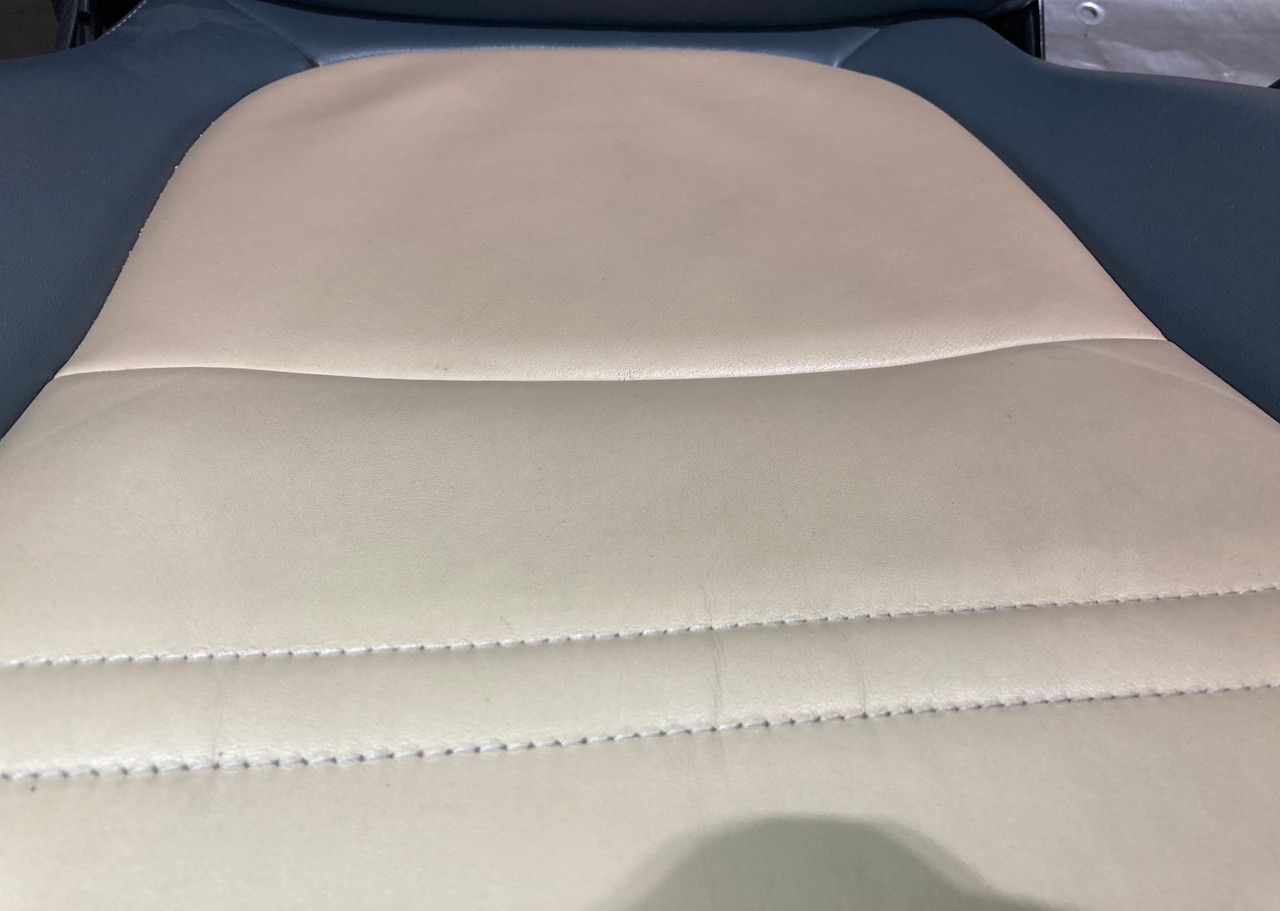 Saint Amand 平皿 LES AUTOMOBILES No.9 2006-2009 Pontiac Solstice OEM Leather Seats / Pair / Steel Sand