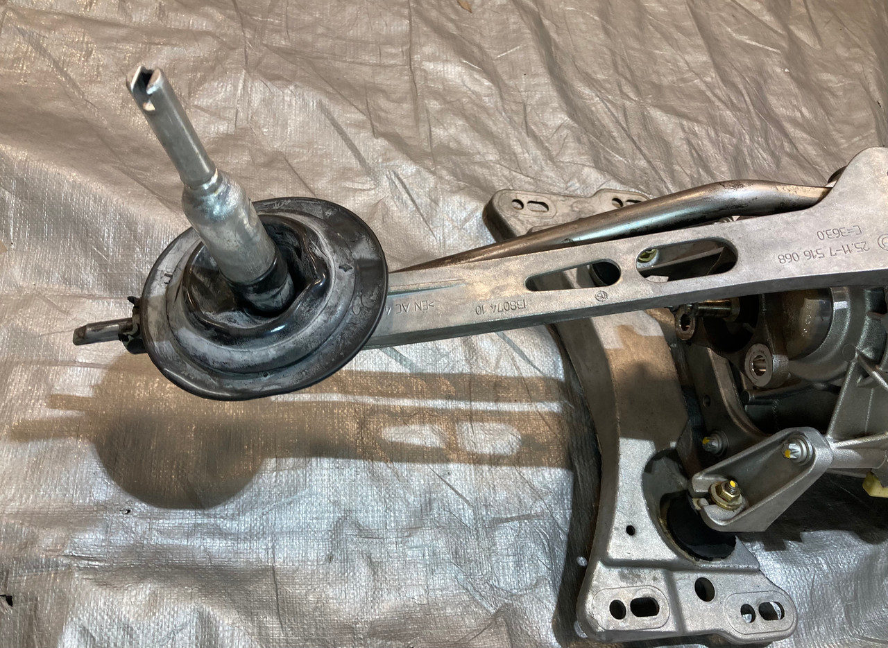 ゆーゆー 2006-2008 BMW Z4 3.0i 6 Speed Manual Shifter Arm Lever