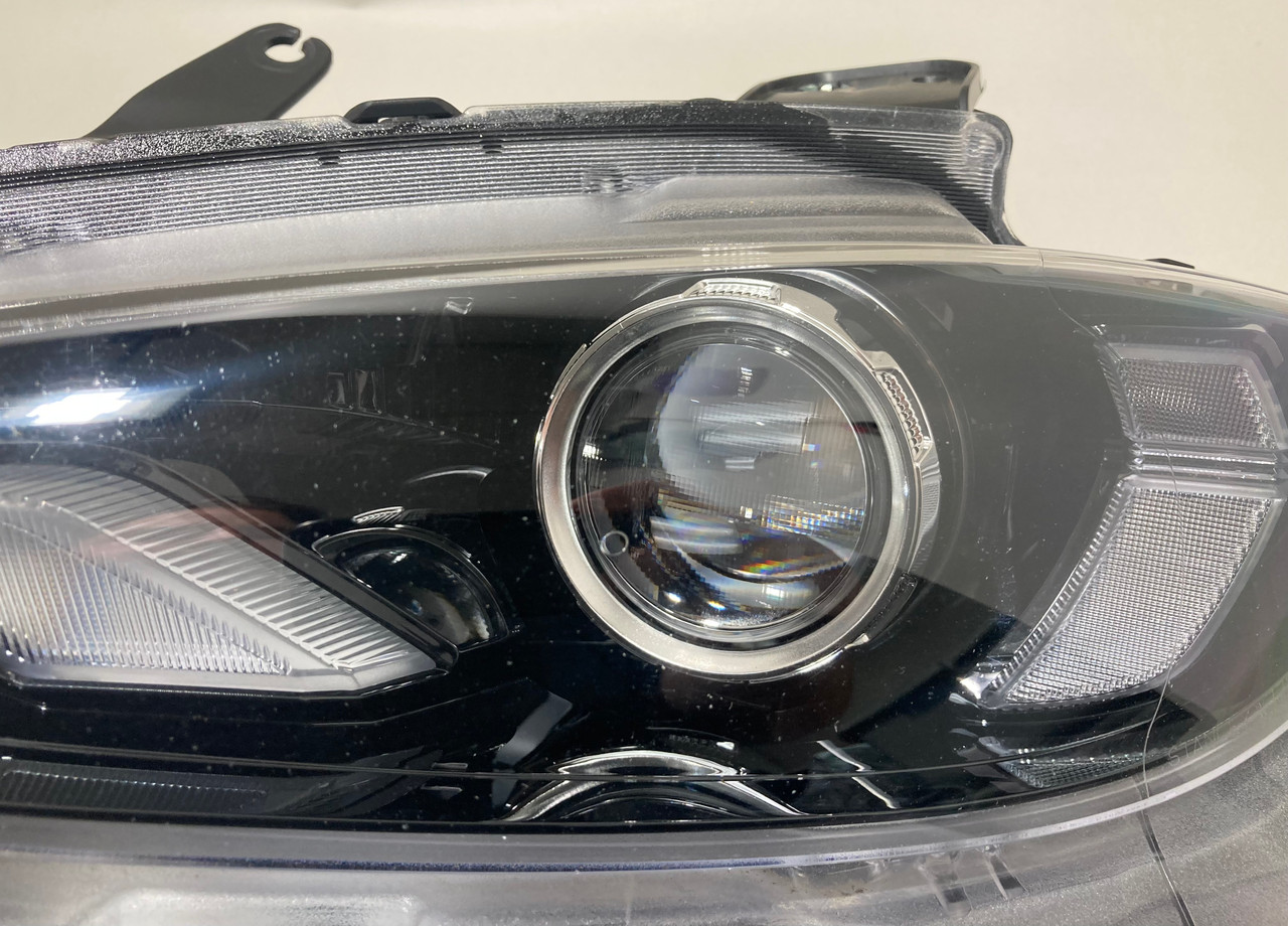 2024 Mazda Mx5 Miata Driver Side Head LED Headlight / DAMAGED 2024 Mazda Mx5 Miata Driver Side Head LED Headlight / DAMAGED