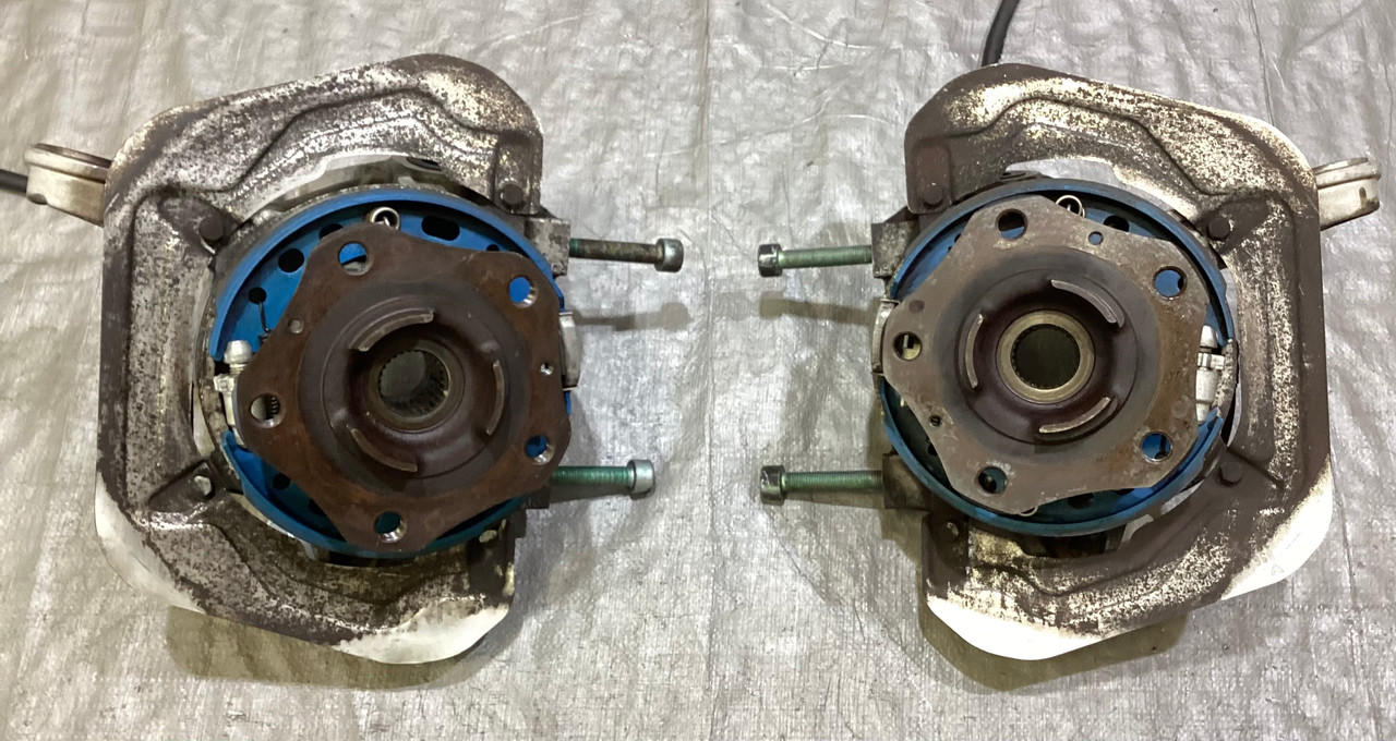 2000-2004 Porsche 996 911 OEM Rear Knuckles / Hubs / Driver