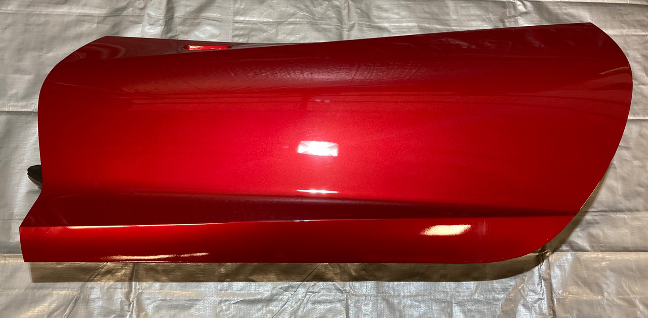 2015-2019 Chevrolet C7 Corvette Driver Door Assembly w/ Glass
