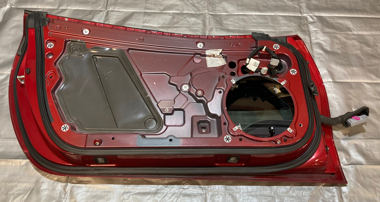 2015-2019 Chevrolet C7 Corvette Driver Door Assembly w/ Glass