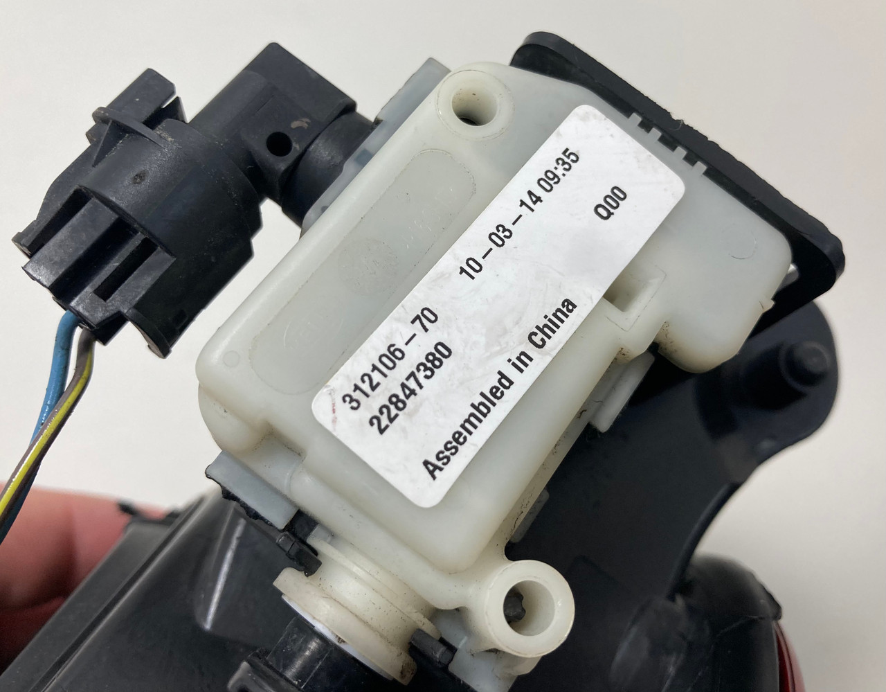 o0.cuvo1223 2014-2019 Chevrolet C7 Corvette Stingray Fuel Door w/ Actuator