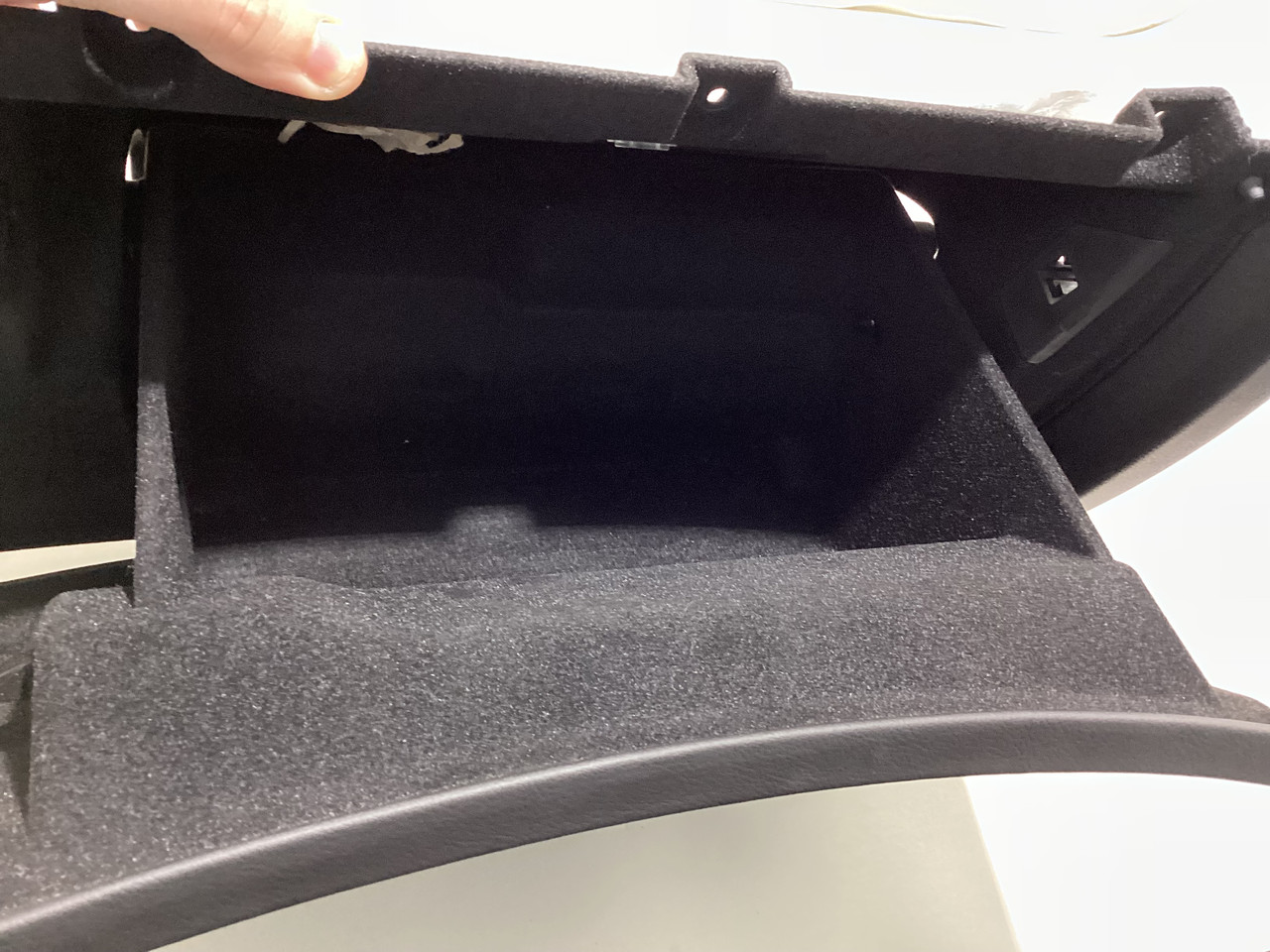 2014-2019 Chevrolet C7 Corvette OEM Glove Box Lid Assembly / Black