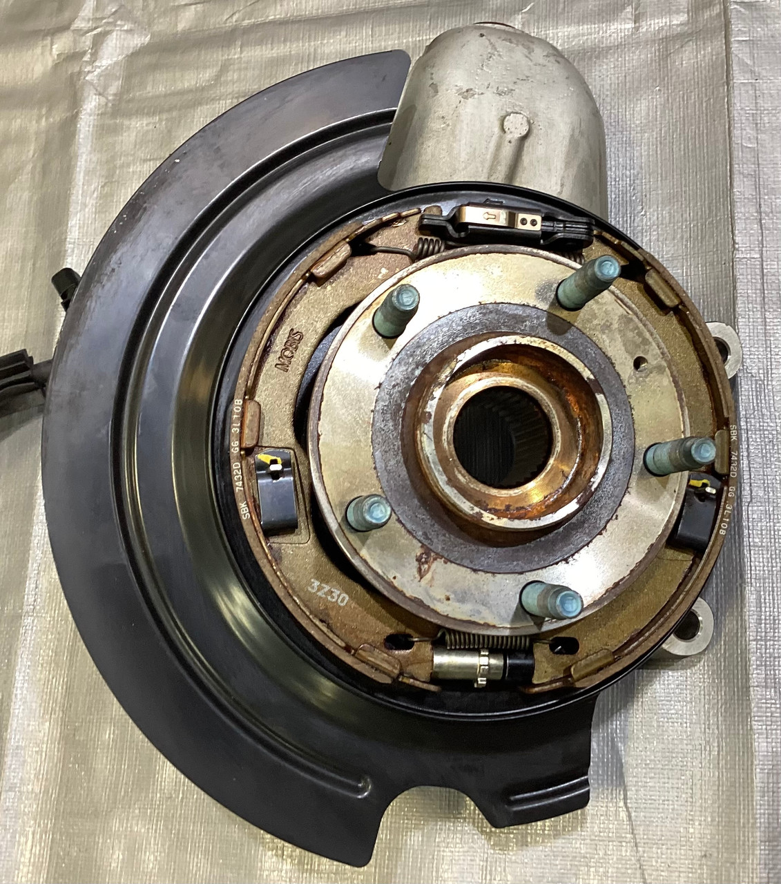 2014-2019 Chevrolet C7 Corvette Passenger Rear Knee Spindle Hub w
