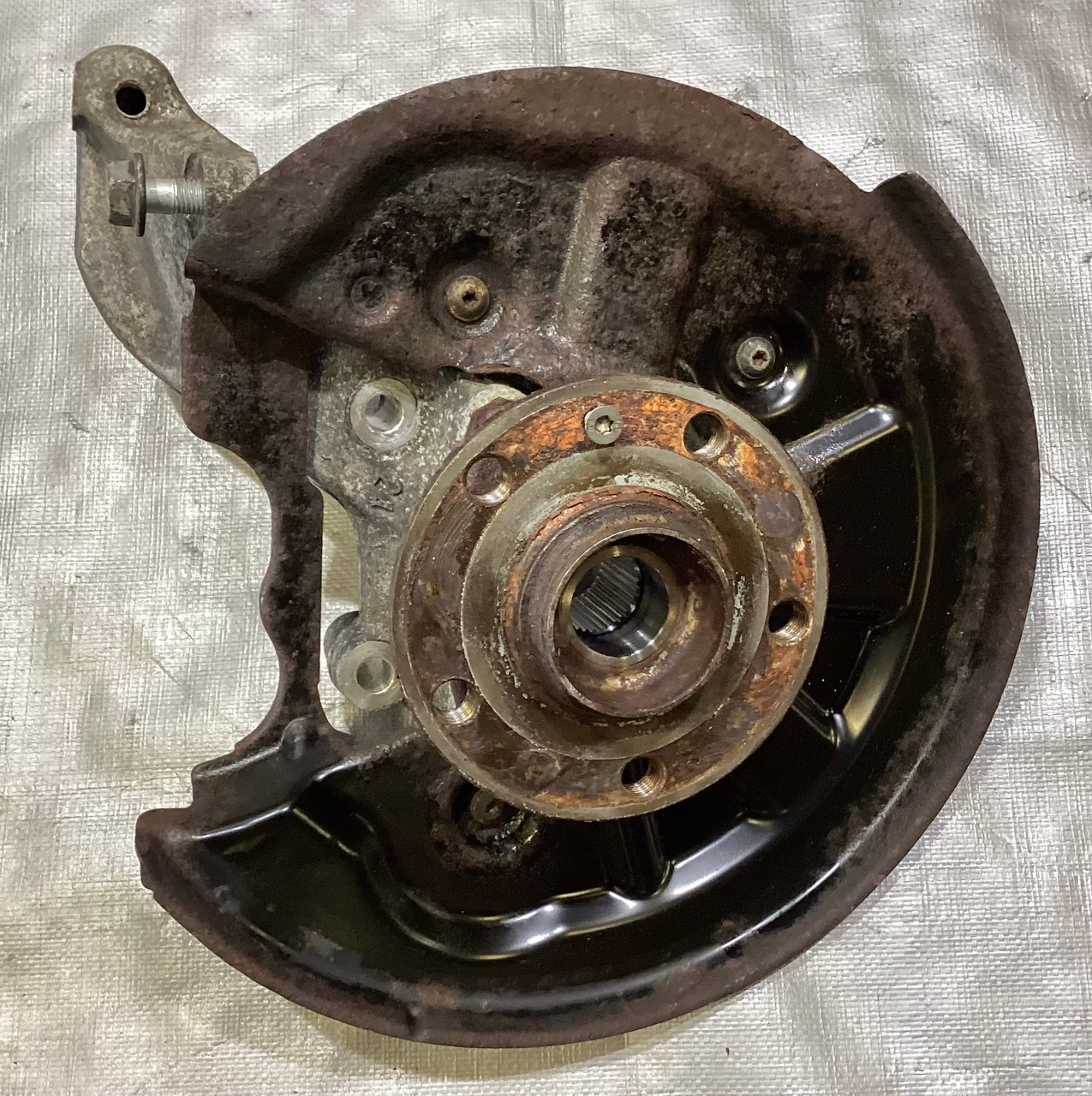 2015-2020 Audi A3 Quattro S3 RS3 Passenger Rear Spindle Hub w