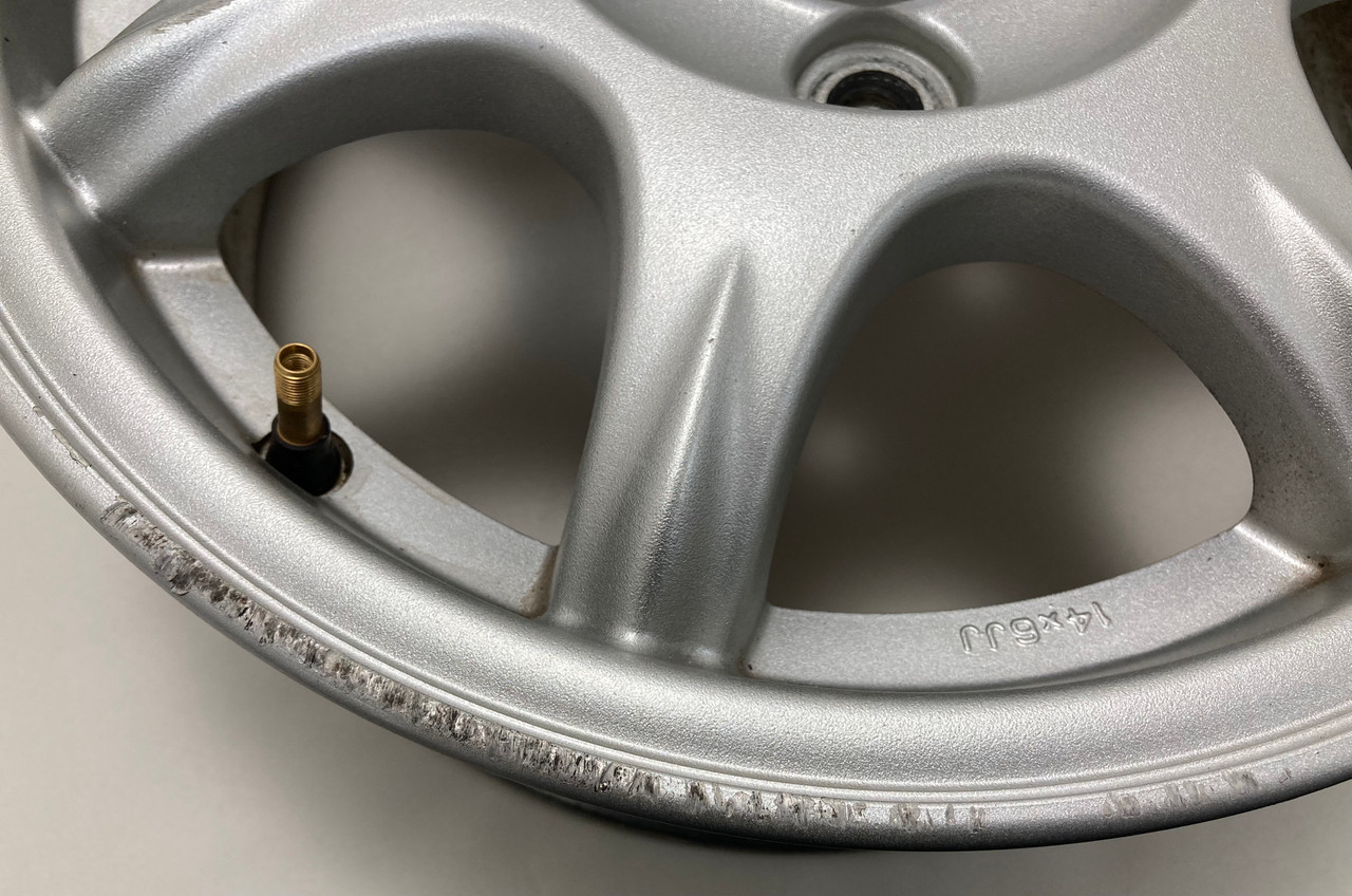 ラスト１点MATE X１個 1994-1997 Mazda Miata 1.8l 14x6