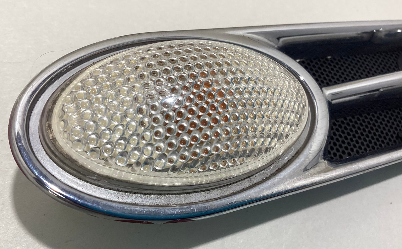 2002-2006 Mini Cooper S R53 R52 Fender Vent Trims / Side Marker