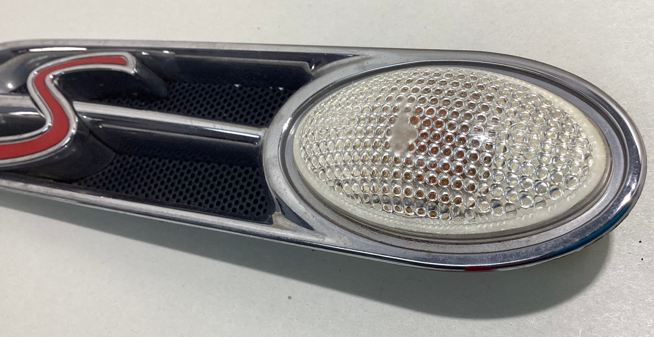 2002-2006 Mini Cooper S R53 R52 Fender Vent Trims / Side Marker