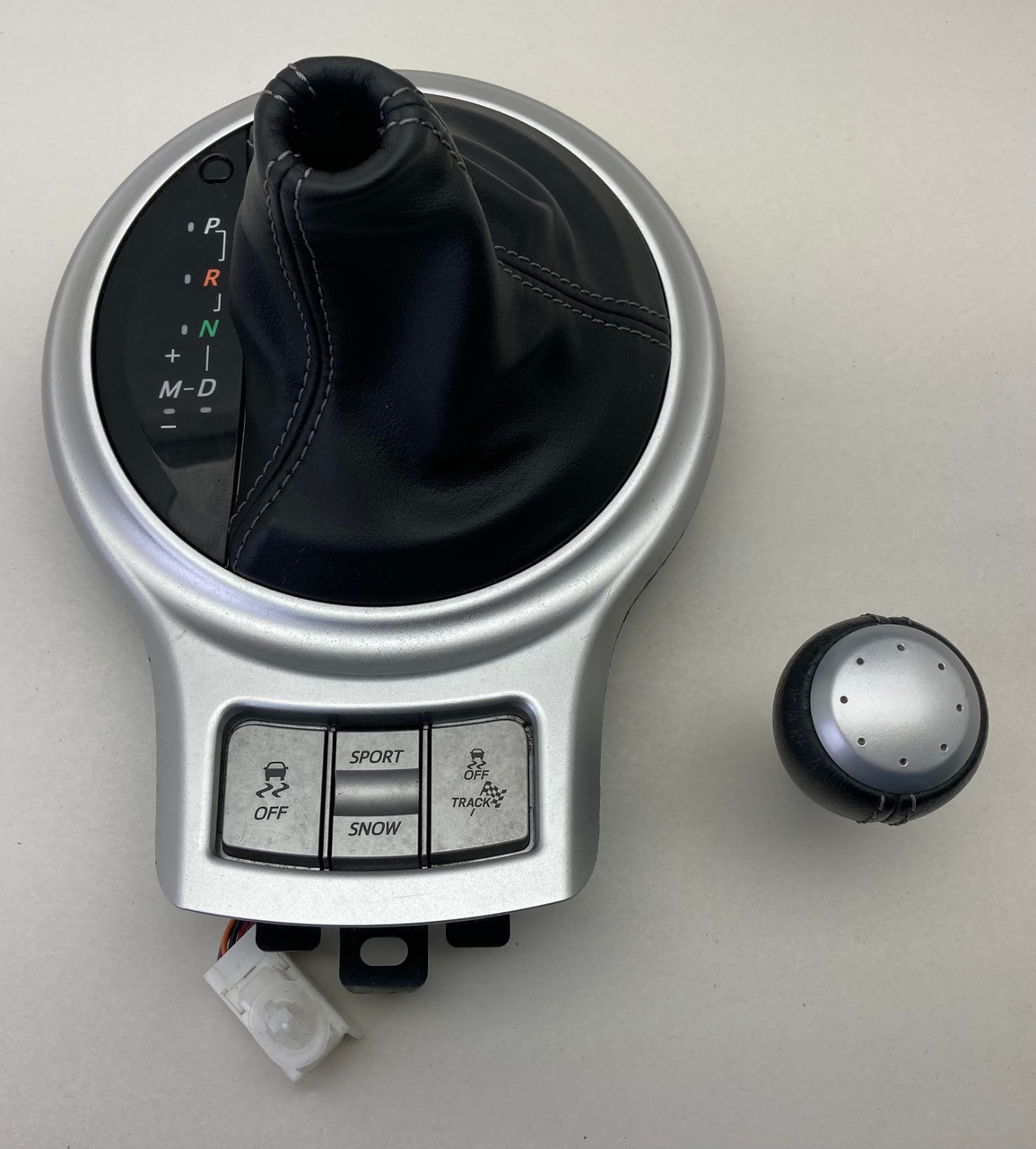 2017-2020 Toyota 86 Automatic Shift Knob w/ Indicator / Trim