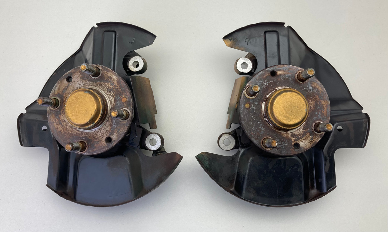 1999-2002 Mazda Miata Front Spindles / Knuckles w/ Hubs / Pair