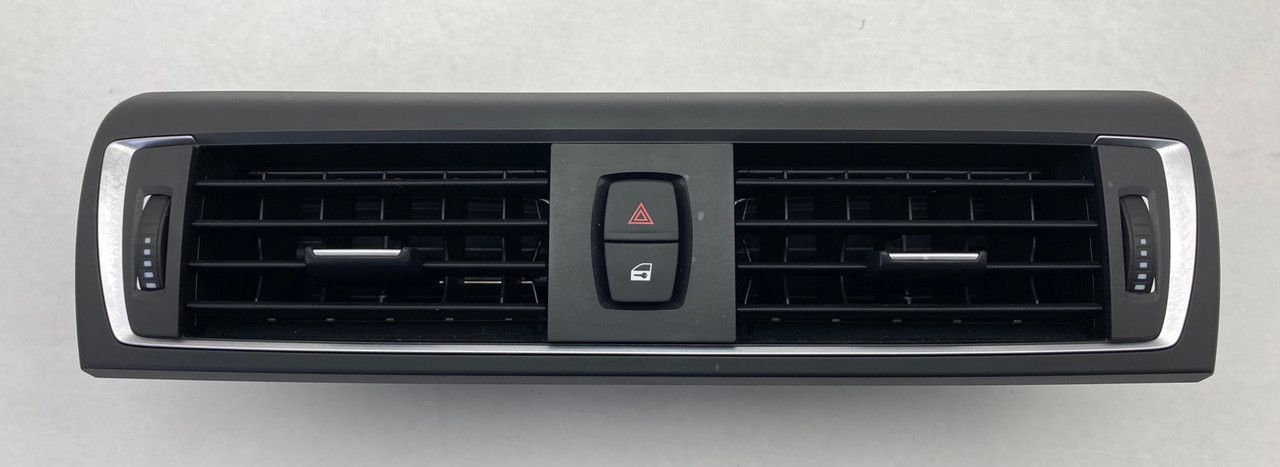2014-2021 BMW F22 2 Series Central A/C Air Vent Trim / B2008