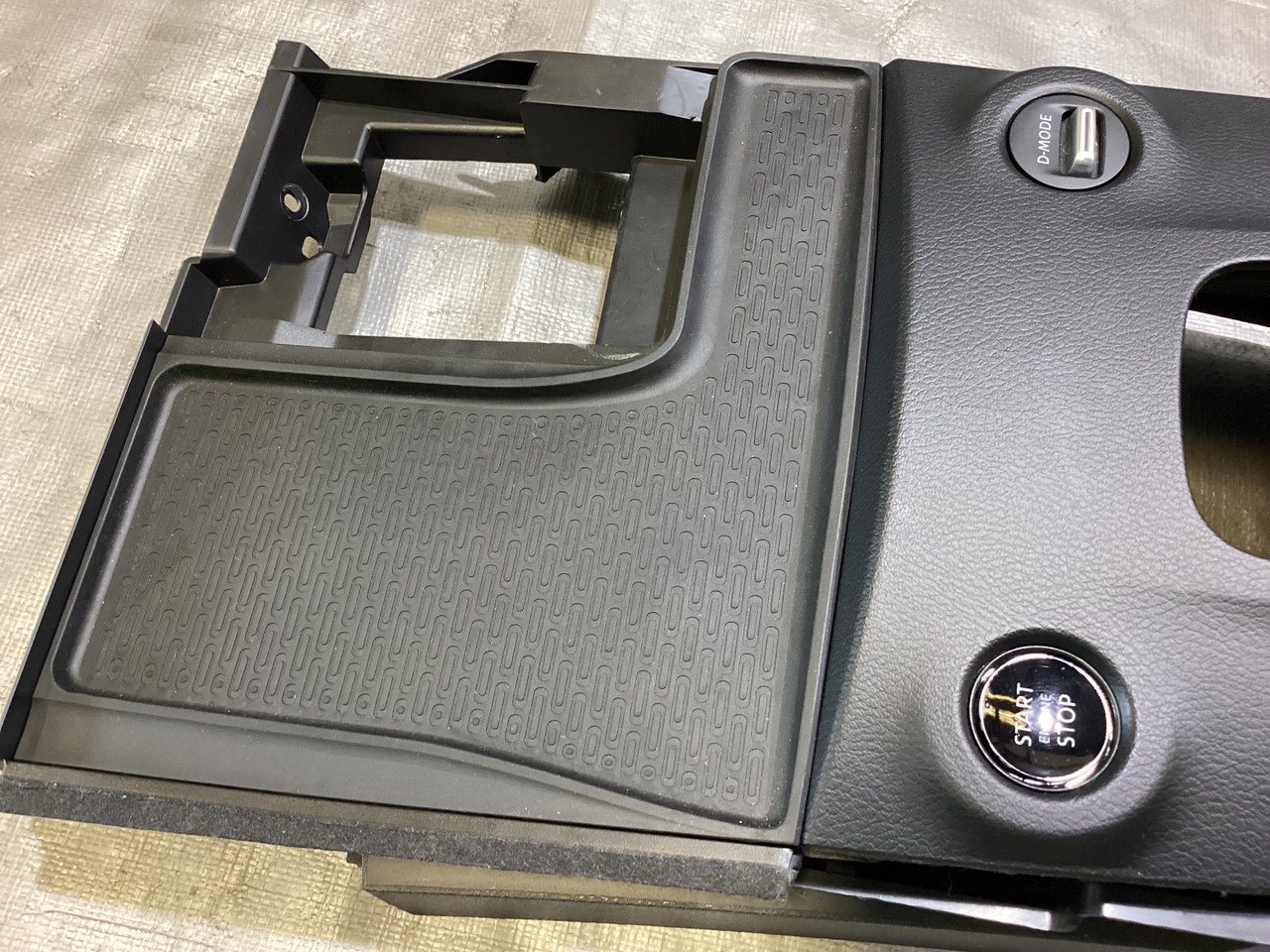 2023-2025 Nissan Z OEM Center Console w/ Lid / Black / Automatic