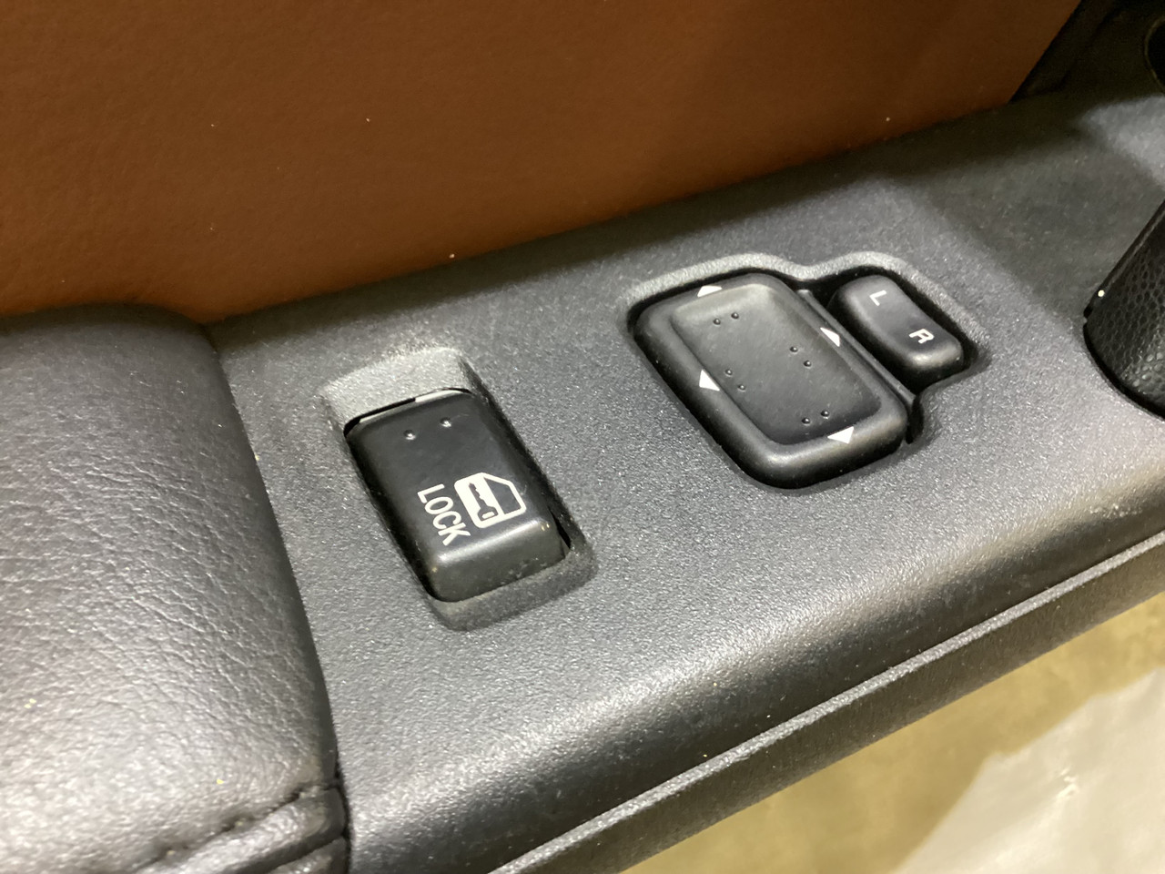 ナラ　904545サイドアクリル 2009-2015 Mazda MX5 Miata Leather Door Panels / Spicy Mocha / Pair