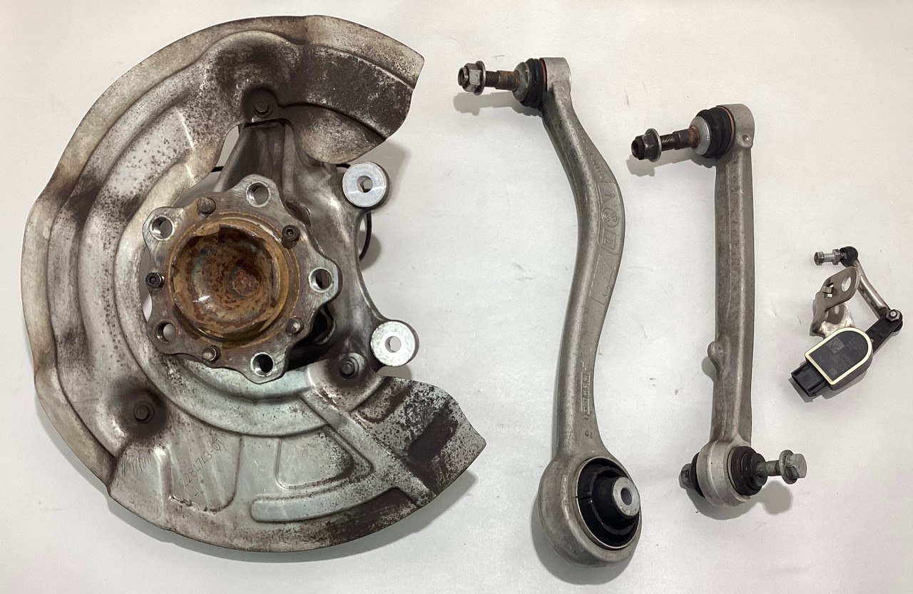 2015-2020 F80 F82 F87 BMW M2 M3 M4 Driver Front Knee / Spindle Hub w/ Control Arms / 95K F8M06