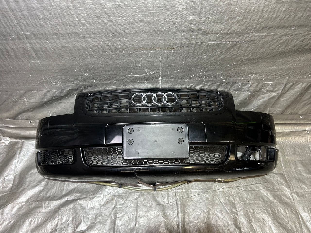 DAMAGED* 2000-2006 Audi TT 1.8l Front Bumper Cover w/ Grille