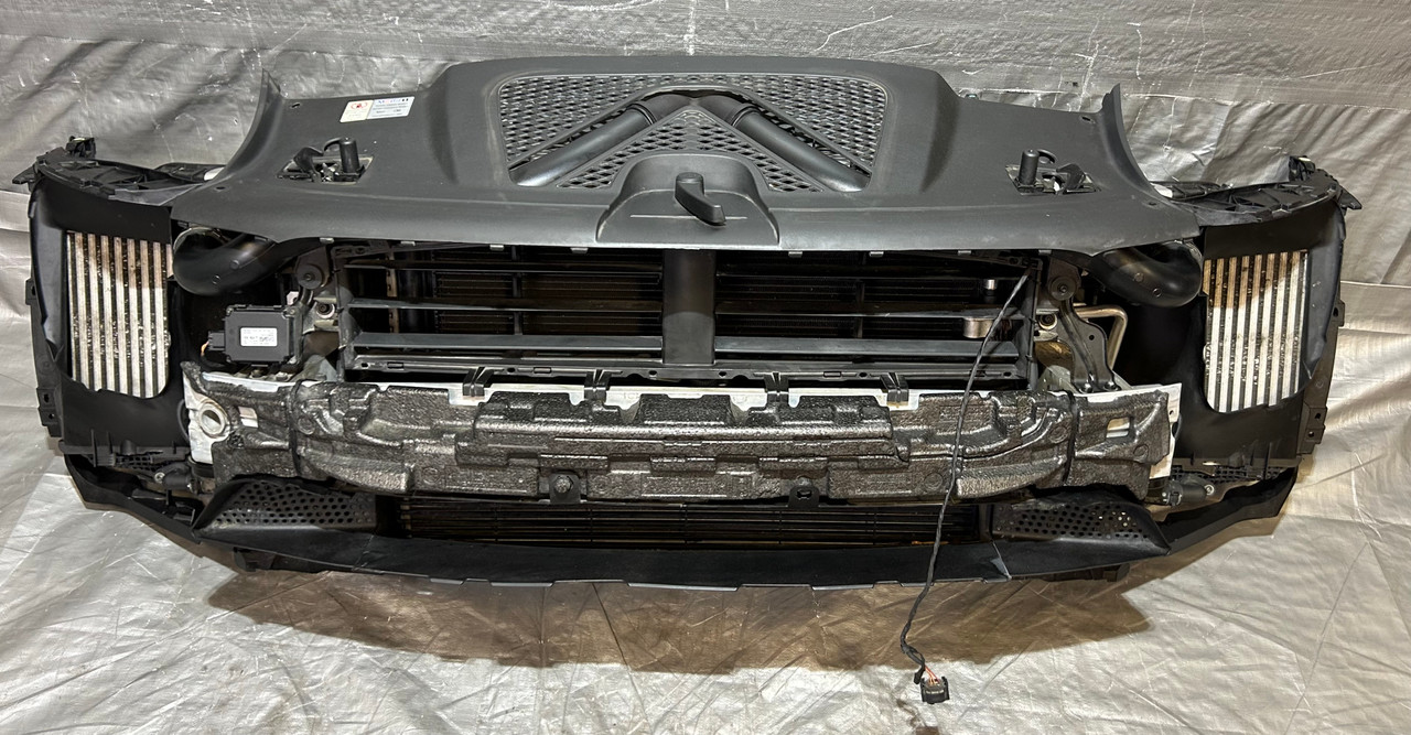 2015-2018 Porsche Macan Turbo 3.6l Front Core Support / Radiator