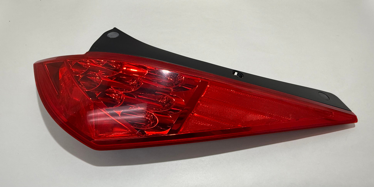 2006-2009 Nissan 350Z Passenger Side LED Tail Light / OEM / 5Z028