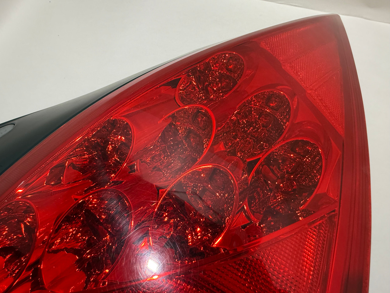 2006-2009 Nissan 350Z Passenger Side LED Tail Light / OEM / 5Z028