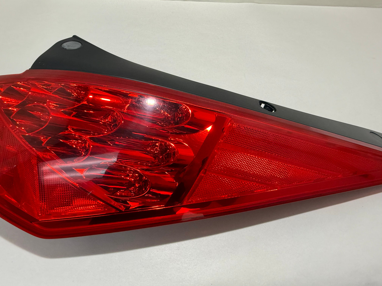2006-2009 Nissan 350Z Passenger Side LED Tail Light / OEM / 5Z028