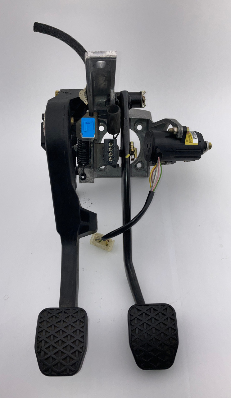 1996-2002 BMW Z3 OEM Manual Clutch Pedal Assembly / Z3037
