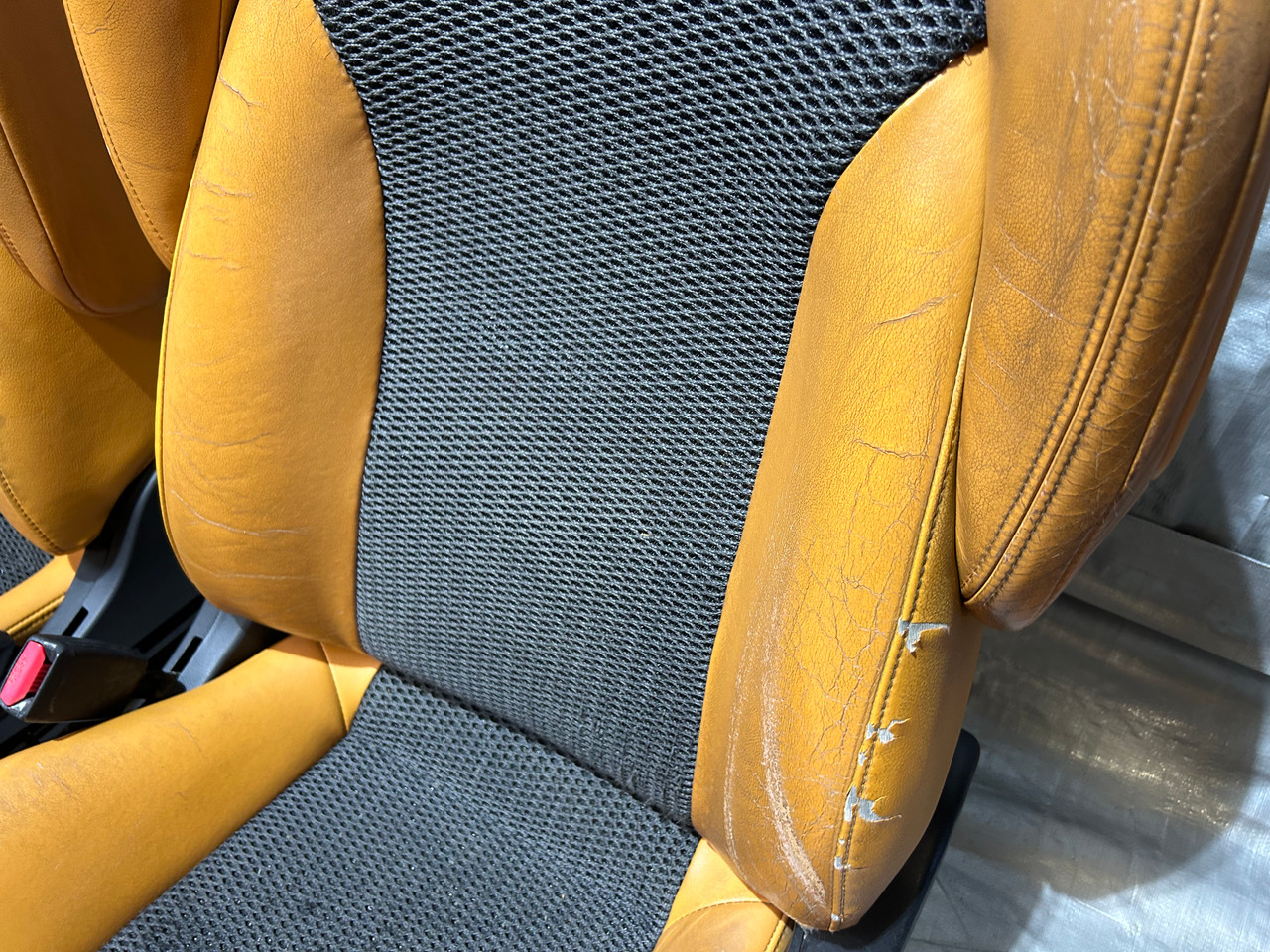 2004-2007 Nissan 350Z Convertible Front Seats / Alezan Orange