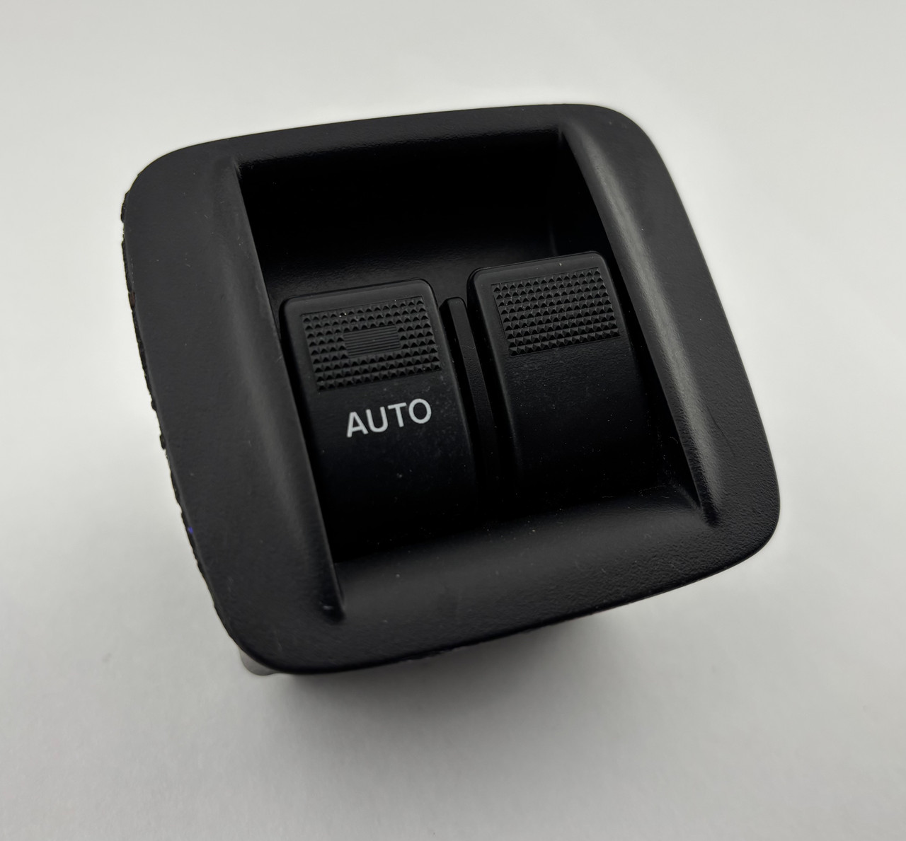 2001-2005 Mazda Miata Window Switch / Black *Damaged Tabs* / NB267