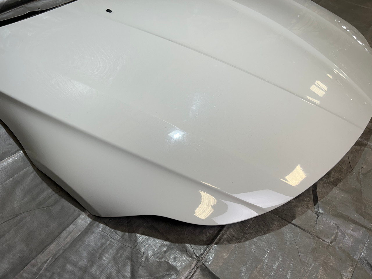 2009-2016 BMW E89 Z4 OEM Hood Panel / Alpine White 3 Z4908