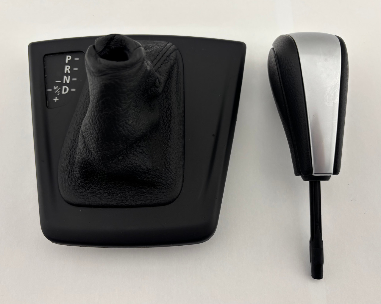 2009-2016 BMW E89 Z4 Automatic Shift Knob w/ Boot / Indicator