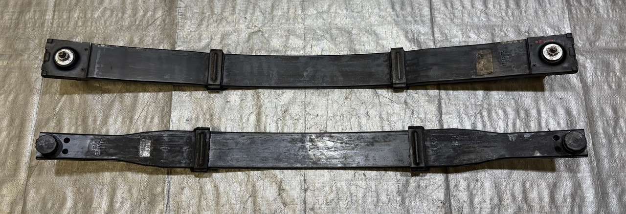 1997-2004 Chevrolet C5 Corvette Base Leaf Springs / Pair / FE1