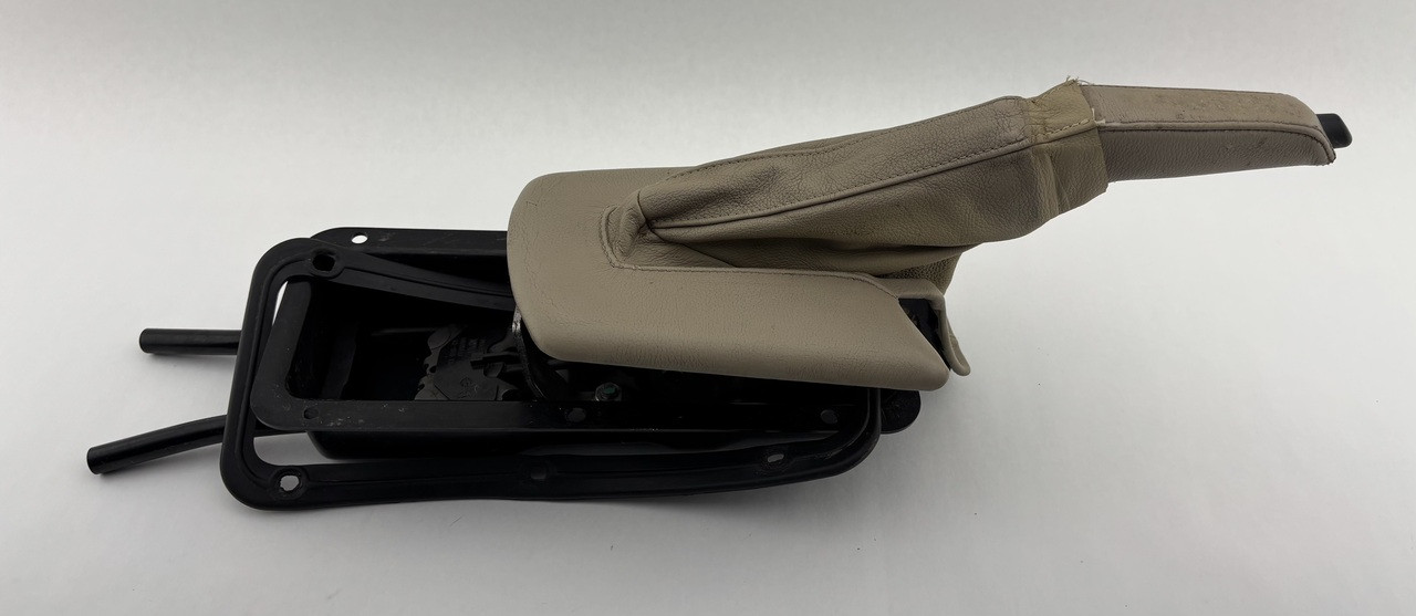 パーツ BMW Zseries E85 E86 E89 CPM 2003-2008 E85 E86 BMW Z4 Parking Brake Handle w/ Arm Rest Pad