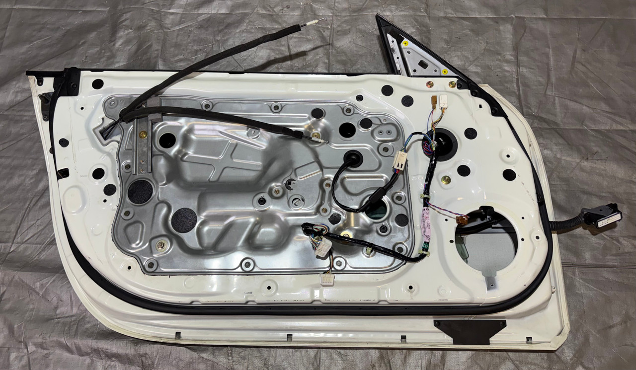 2004-2008 Nissan 350Z Convertible Driver Side Door Assembly