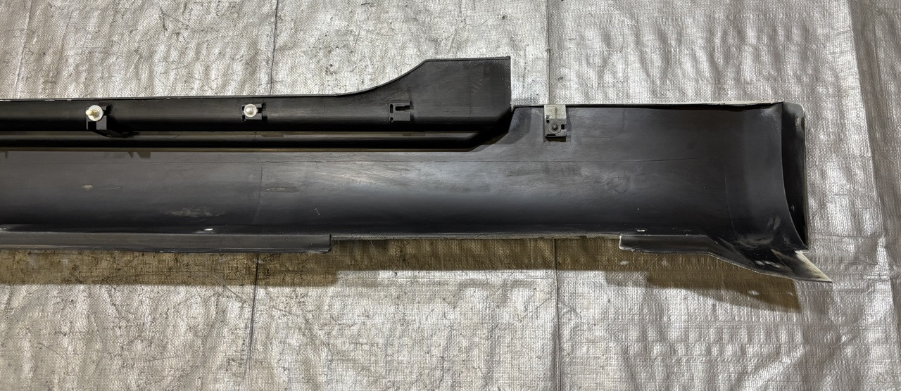 裁き　高レート 2003-2008 Nissan 350Z Driver Side Skirt Rocker Panel / Pikes Peak