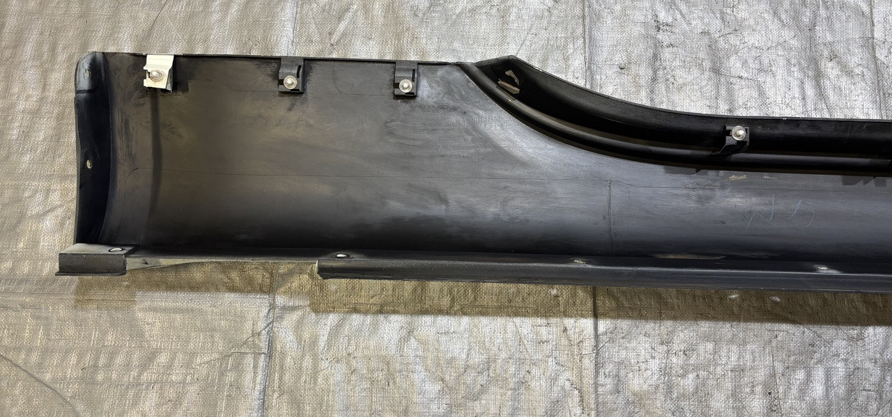 裁き　高レート 2003-2008 Nissan 350Z Driver Side Skirt Rocker Panel / Pikes Peak