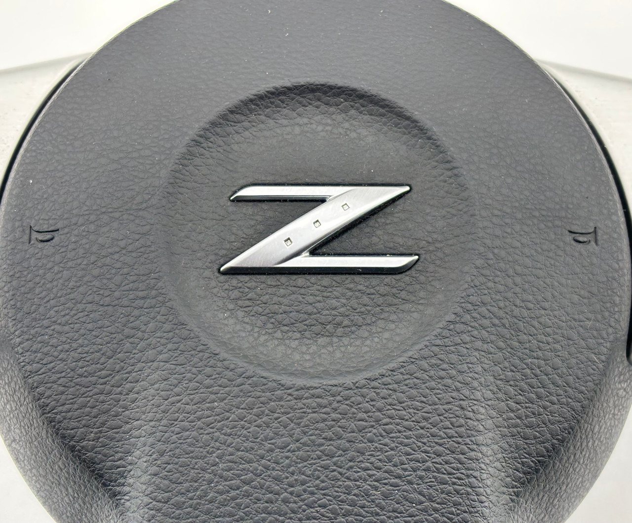 2003-2005 Nissan 350Z Black Leather Steering Wheel w/ Airbag