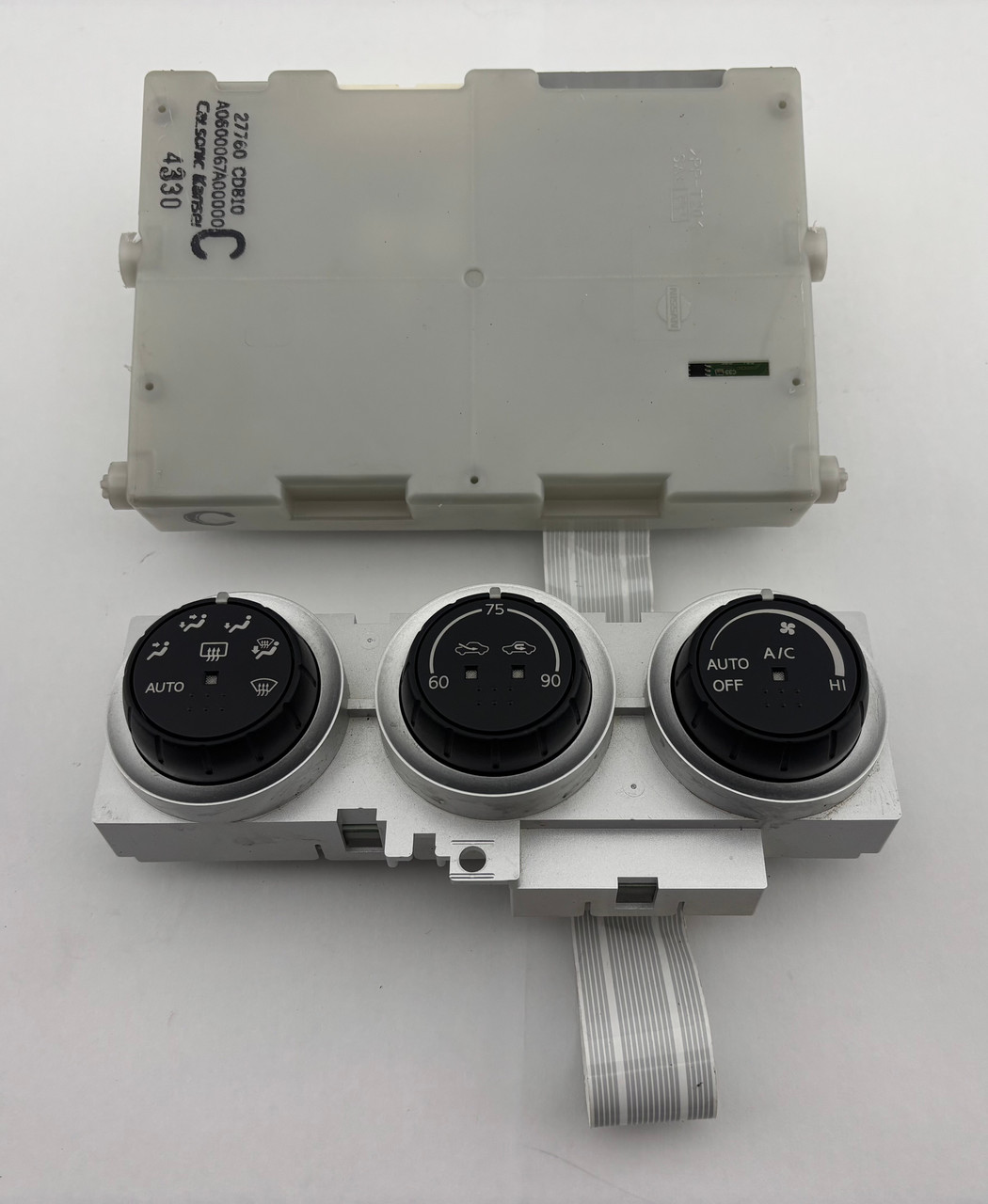2004 Nissan 350Z AC Climate Controls w/ Module / 27760CD810