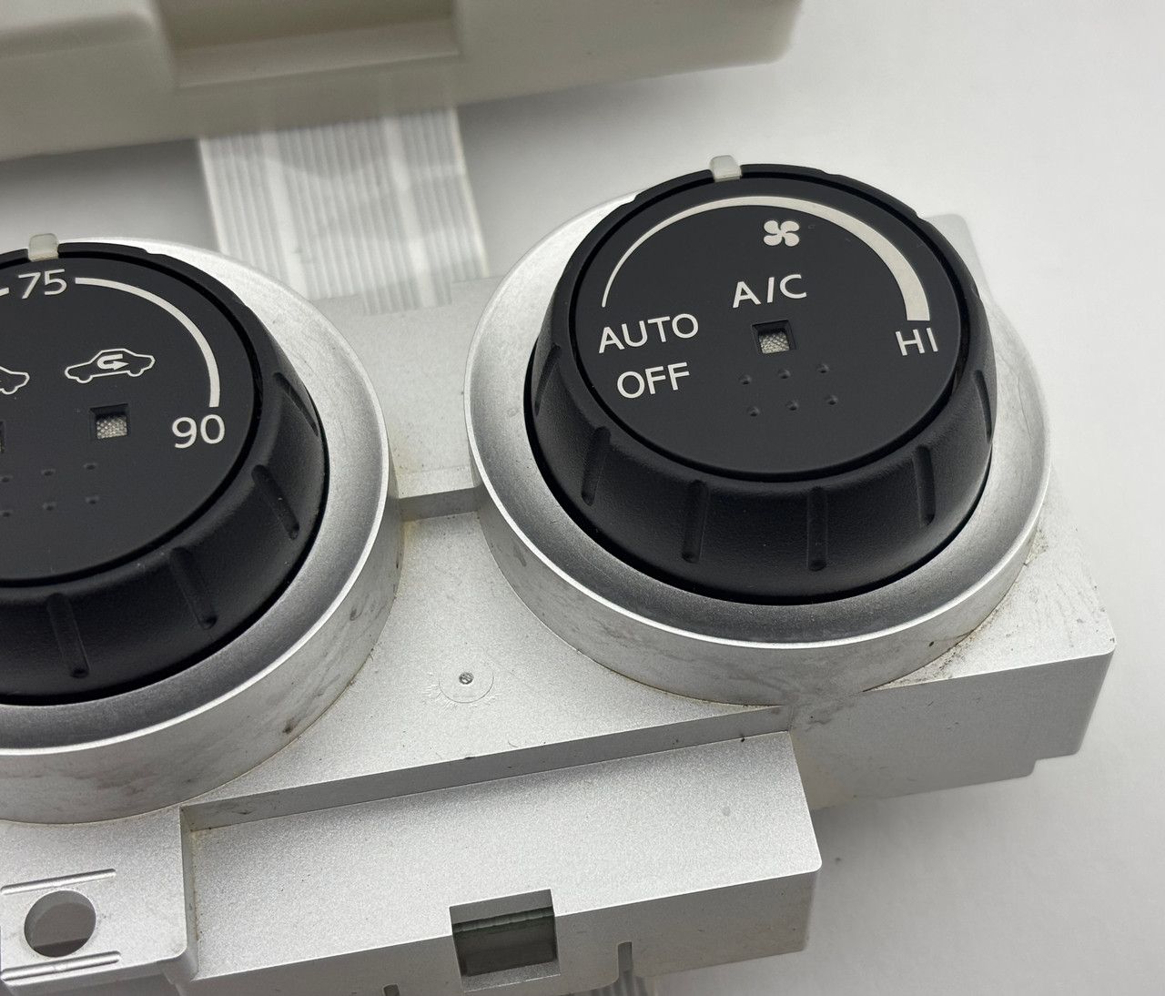 2004 Nissan 350Z AC Climate Controls w/ Module / 27760CD810