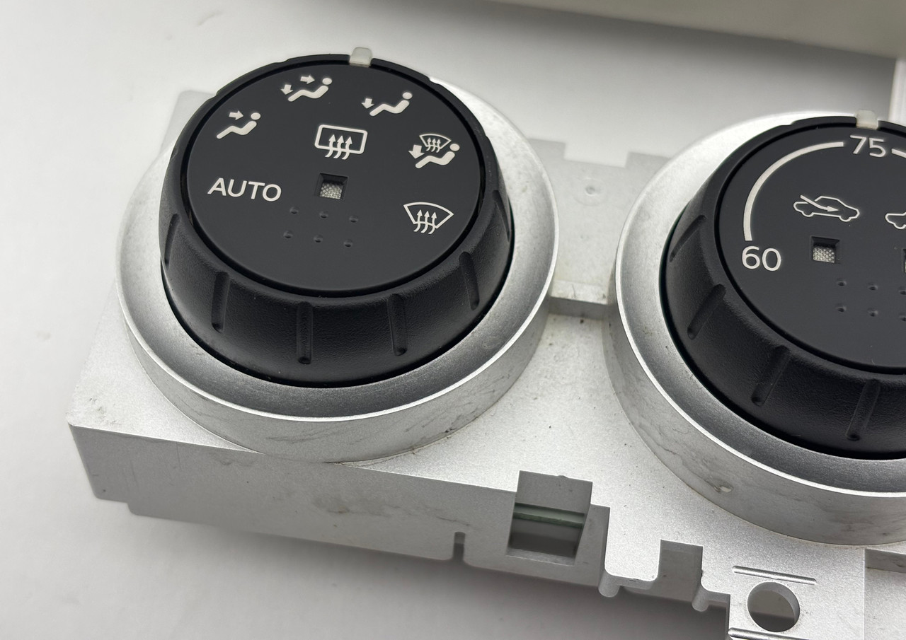 2004 Nissan 350Z AC Climate Controls w/ Module / 27760CD810
