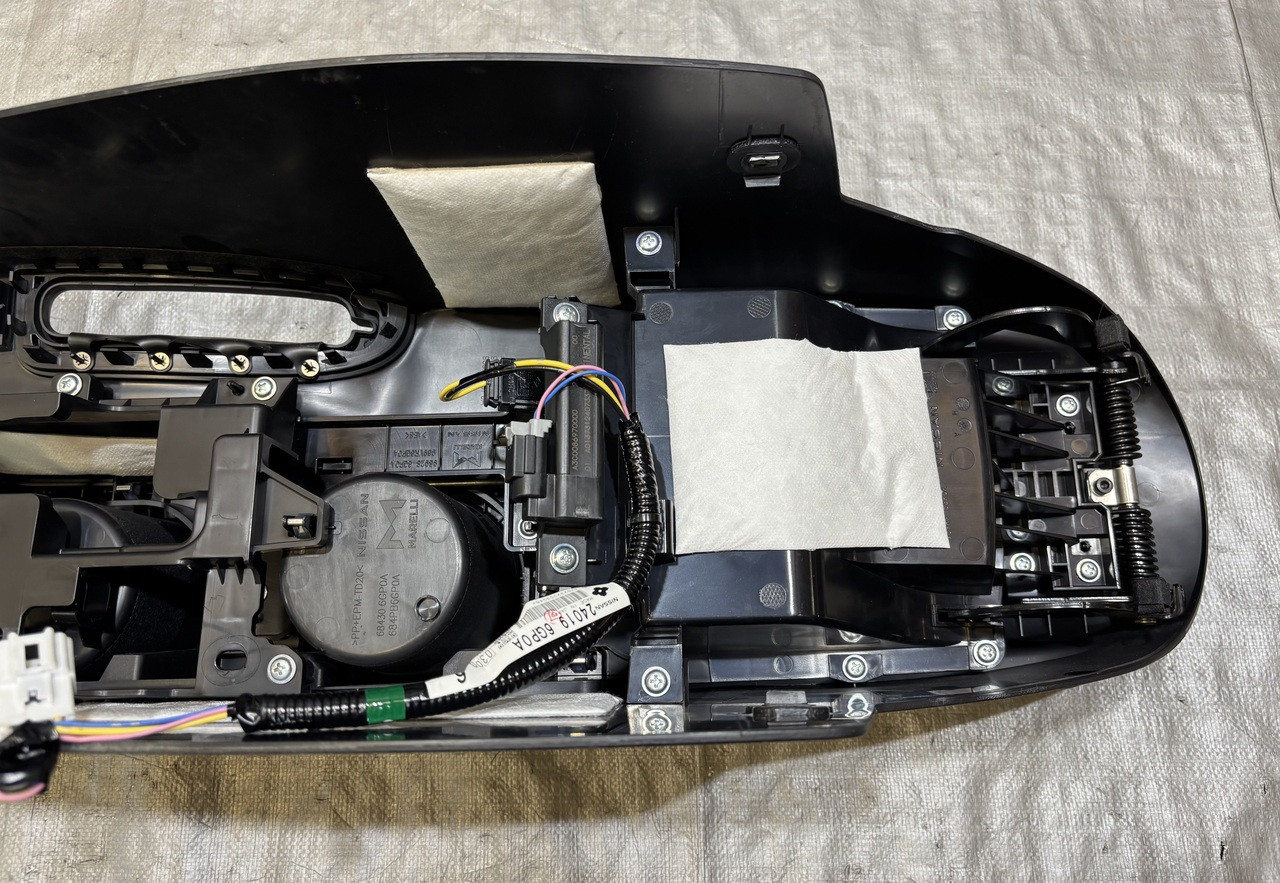2023-2025 Nissan Z OEM Center Console w/ Lid / Black / Automatic