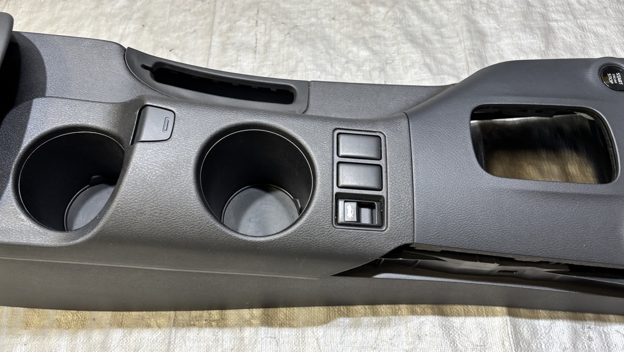 2023-2025 Nissan Z OEM Center Console w/ Lid / Black / Automatic