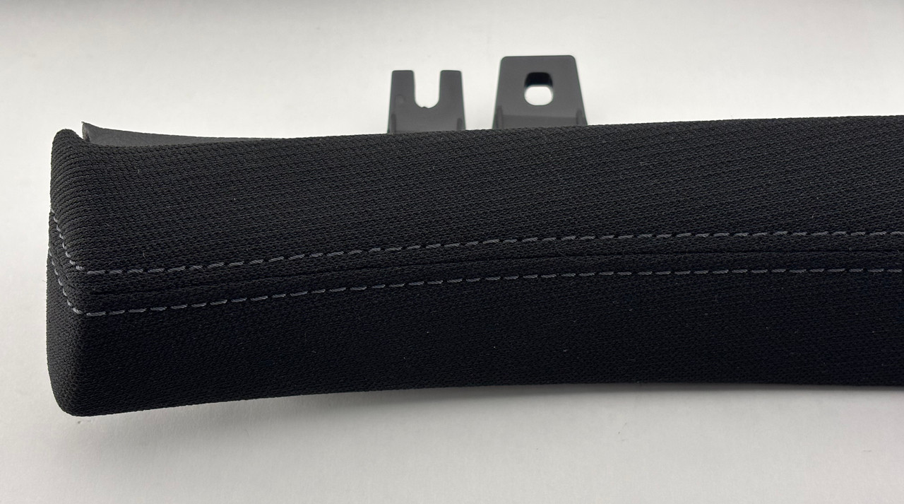 Nissan RR PANEL-LWR 79120-R3000 黒 2023-2025 Nissan Z Sport OEM Black Cloth Dash / Console Trim