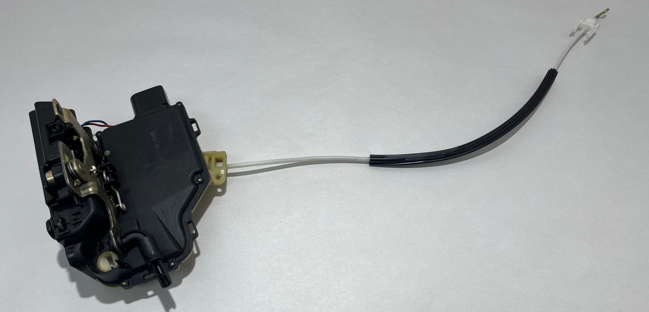 チャンマン 1997-2004 Porsche 986 Boxster Driver Side Door Latch Actuator