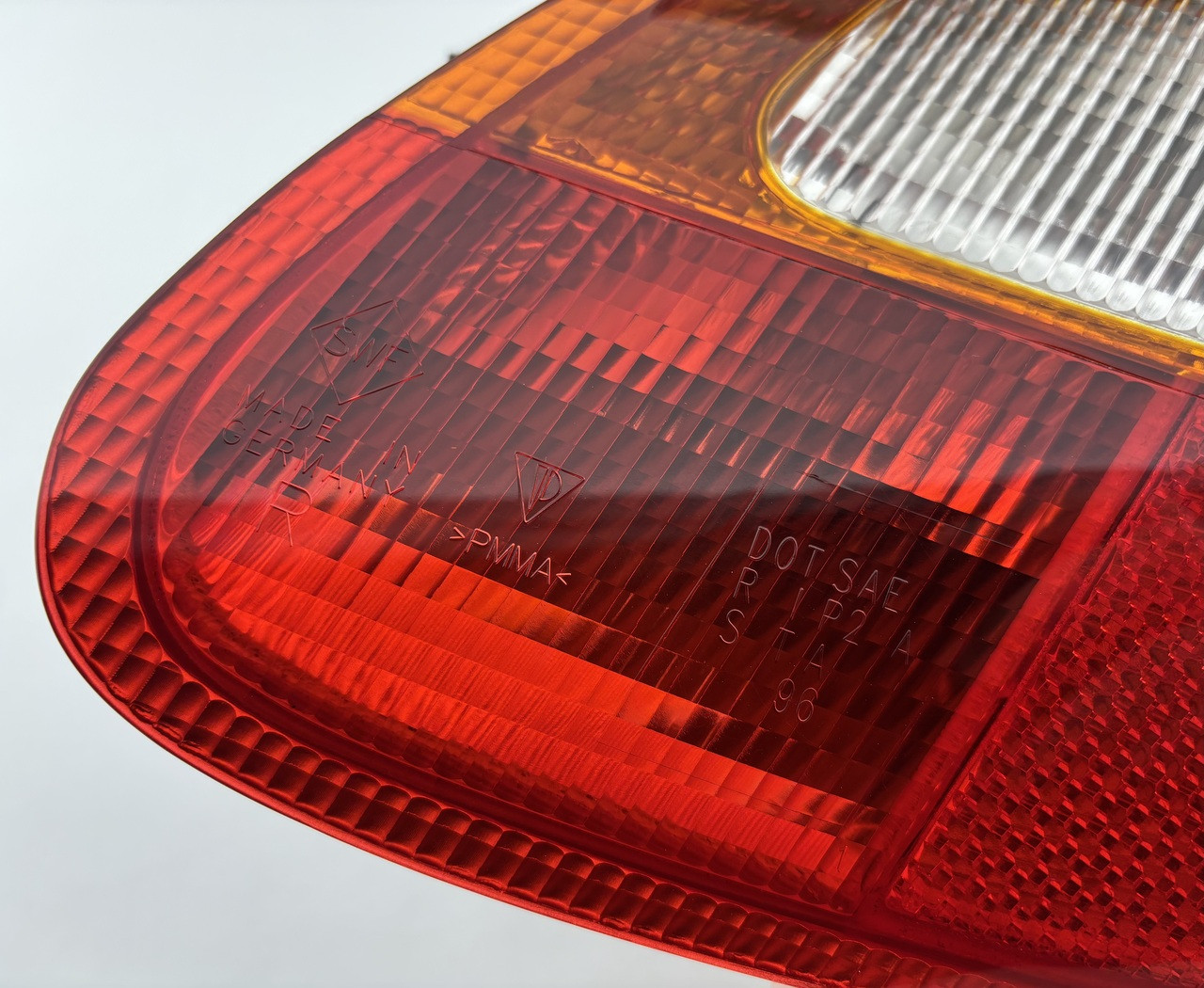 1997-2002 Porsche 986 Boxster Passenger Tail Light / Amber / BX070