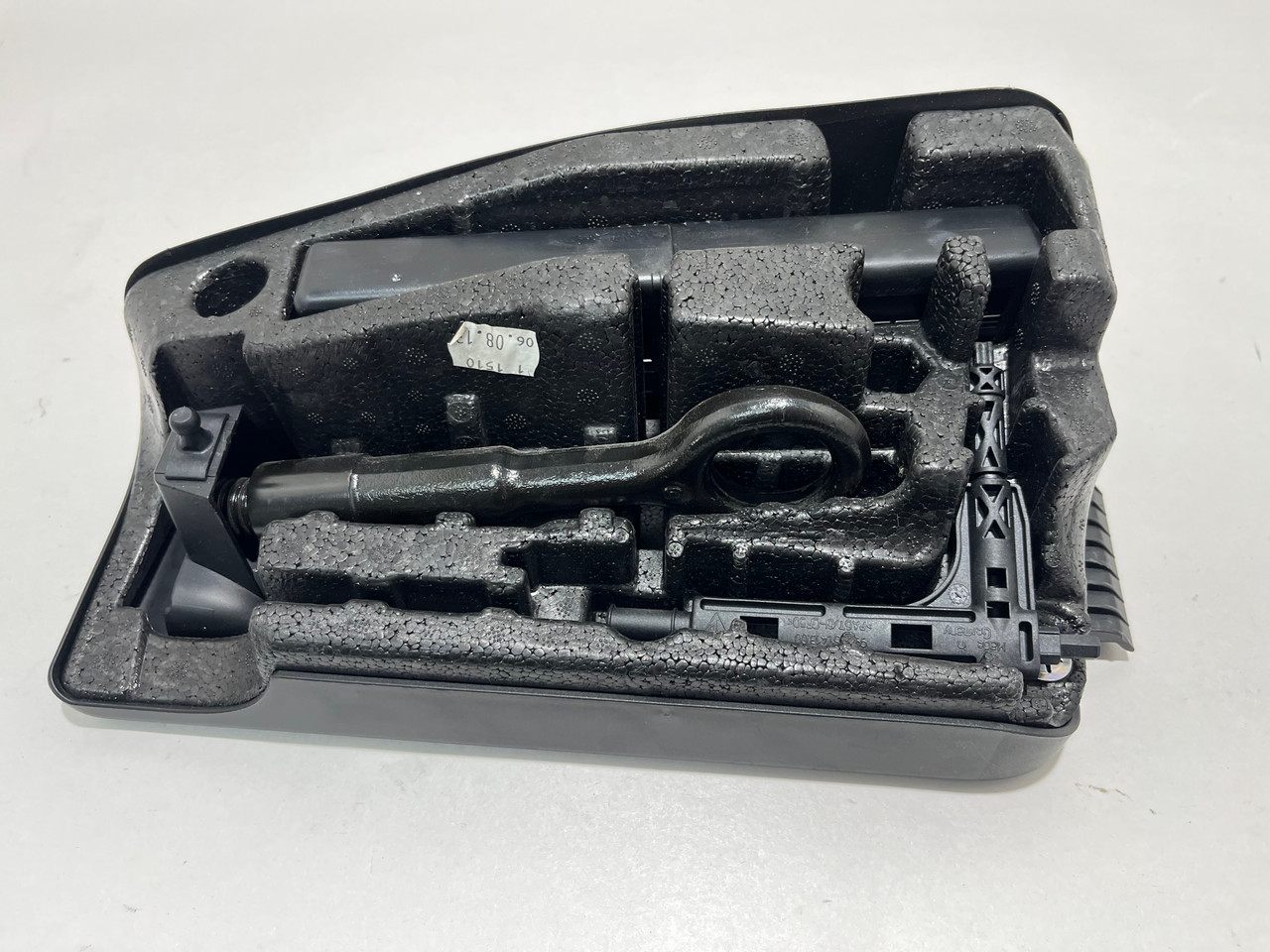 2013-2016 Porsche 981 Boxster Cayman Emergency Tool Kit / Sealant